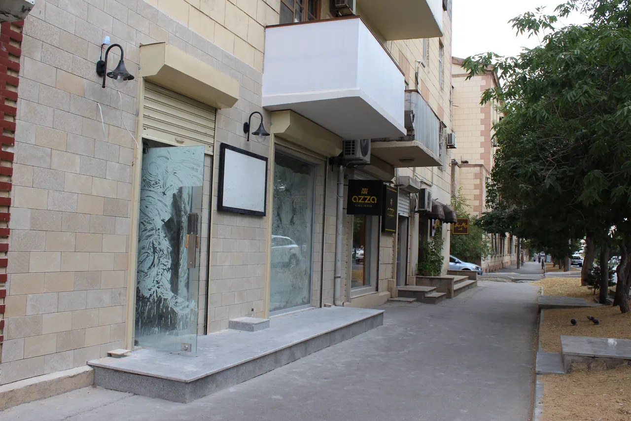 Obyektin küçə fasadı