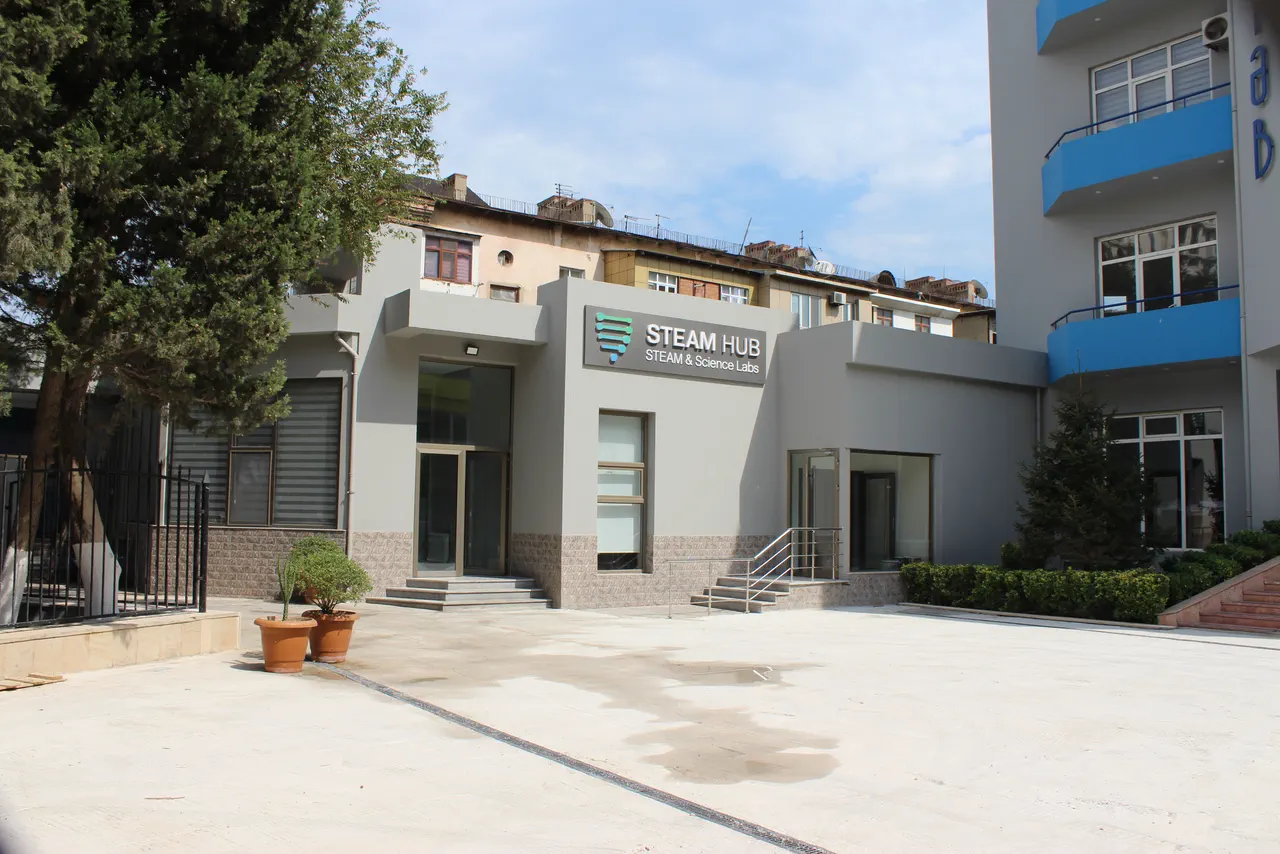 STEAM HUB laboratoriya binası