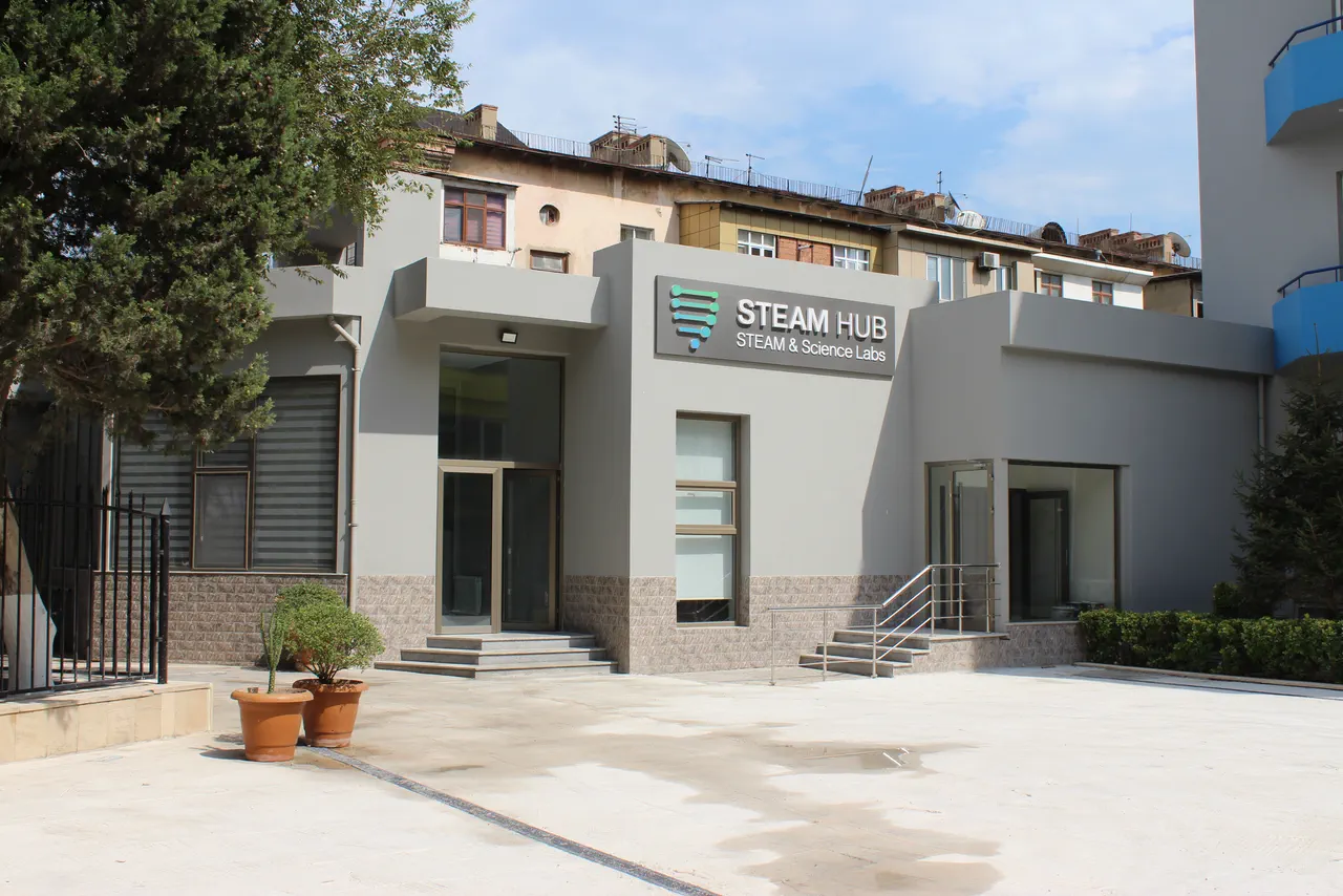 STEAM HUB laboratoriya binası
