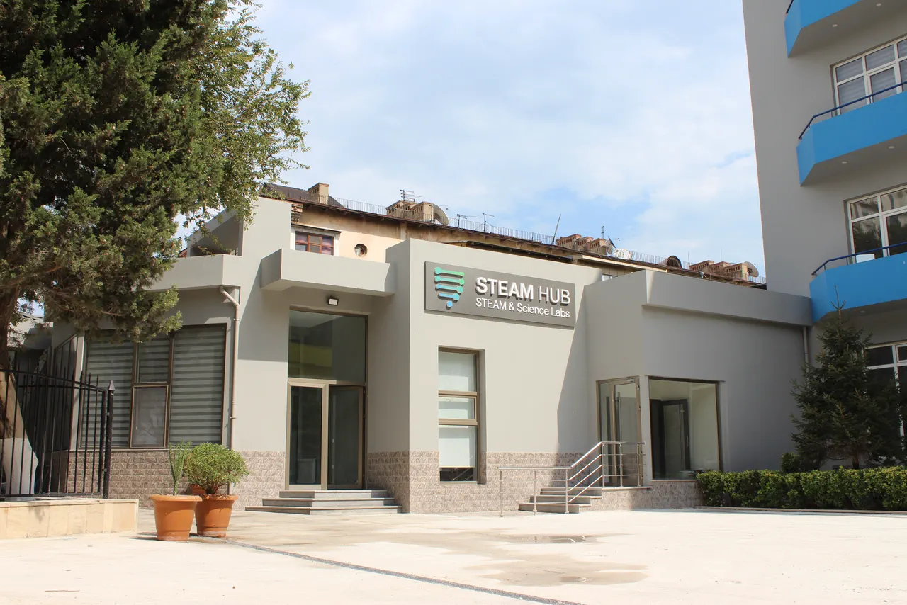 STEAM HUB laboratoriya binası
