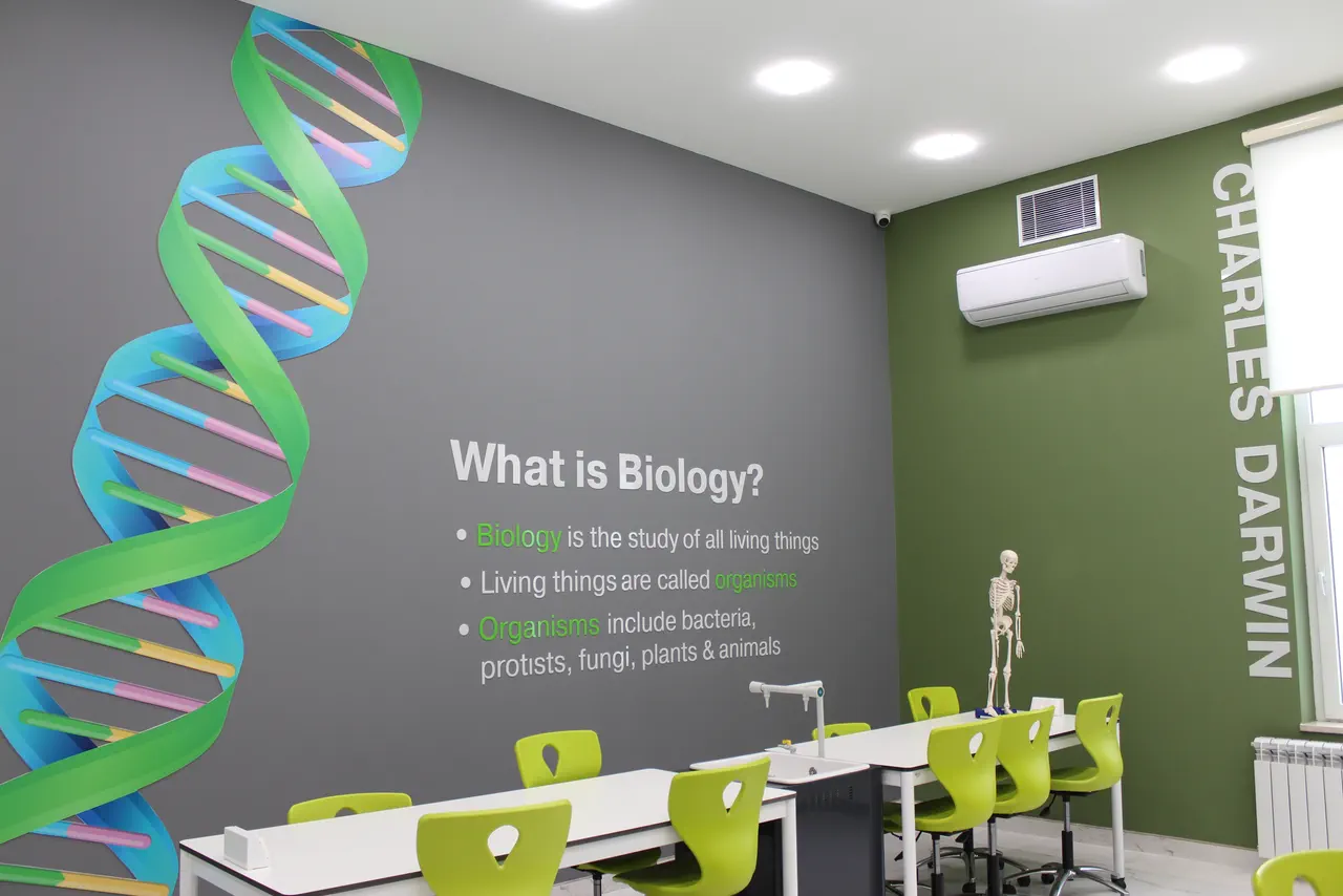 Biologiya laboratoriyası: divar tipli kondisioner və havalandırma qəfəsləri