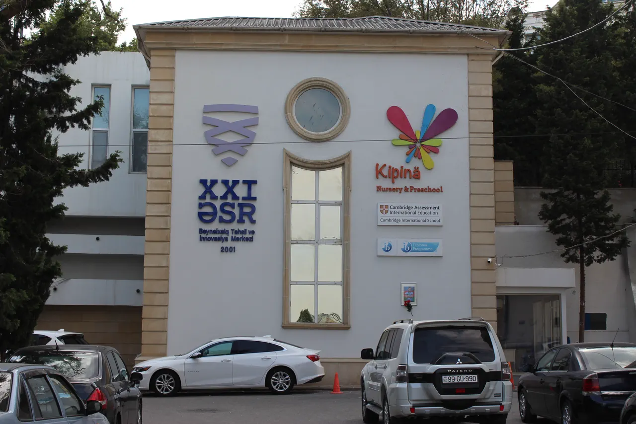 XXI əsr mərkəzinin və Kipina bağçasının binası