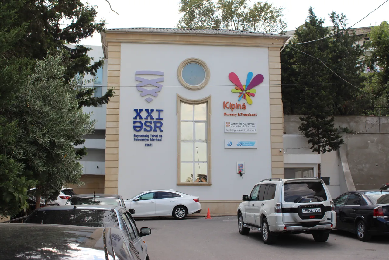 XXI əsr mərkəzinin və Kipina bağçasının binası